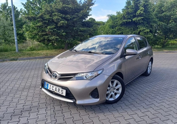 Toyota Auris cena 37900 przebieg: 72000, rok produkcji 2013 z Sulechów małe 379